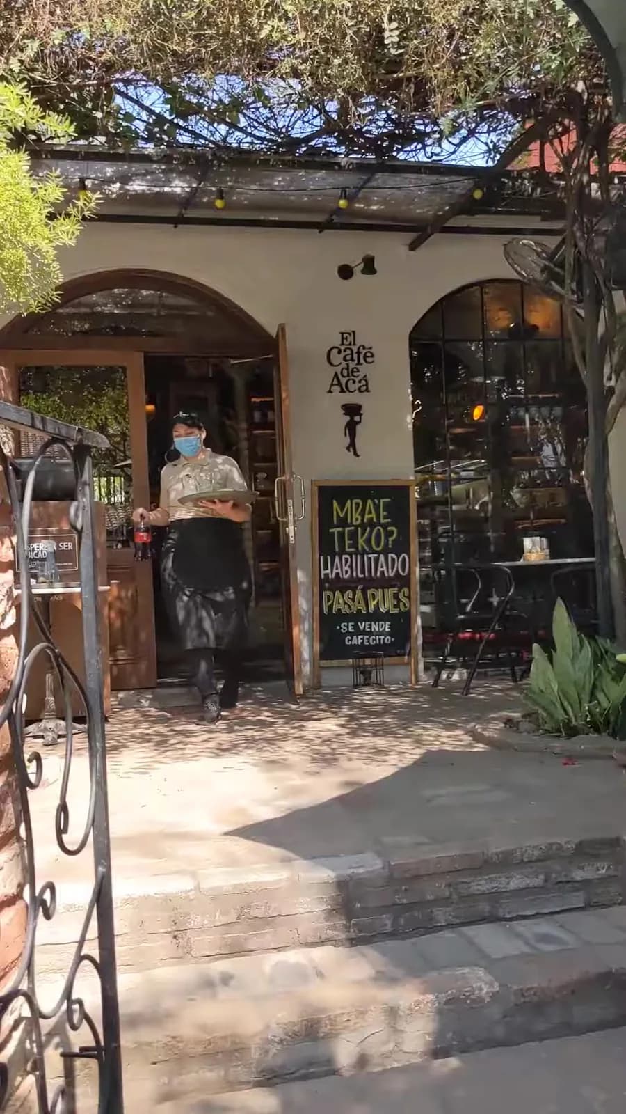 El Cafe de Aca in Villa Morra, Asuncion